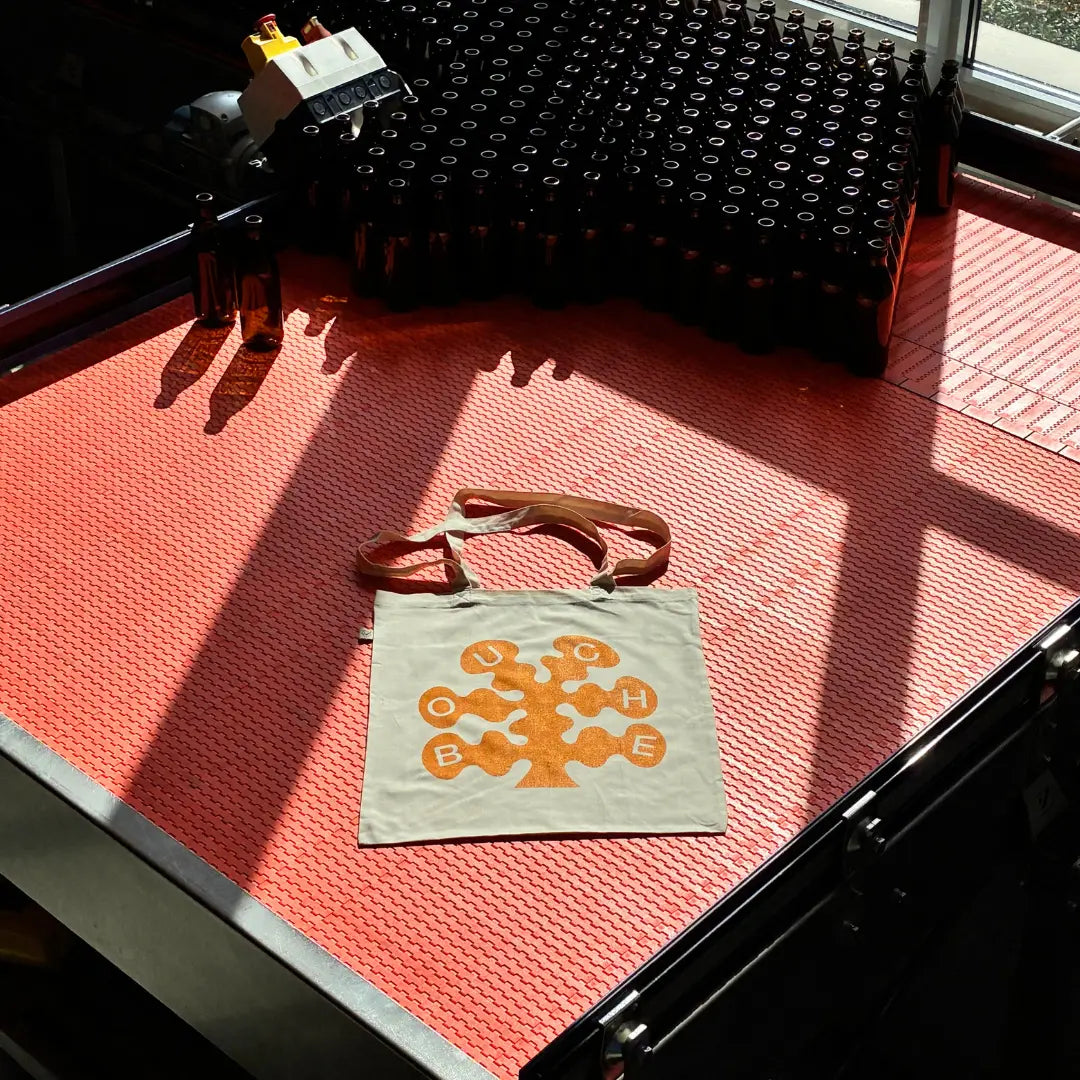 BOUCHE TOTE • NATURAL WITH YELLOW FLOWER