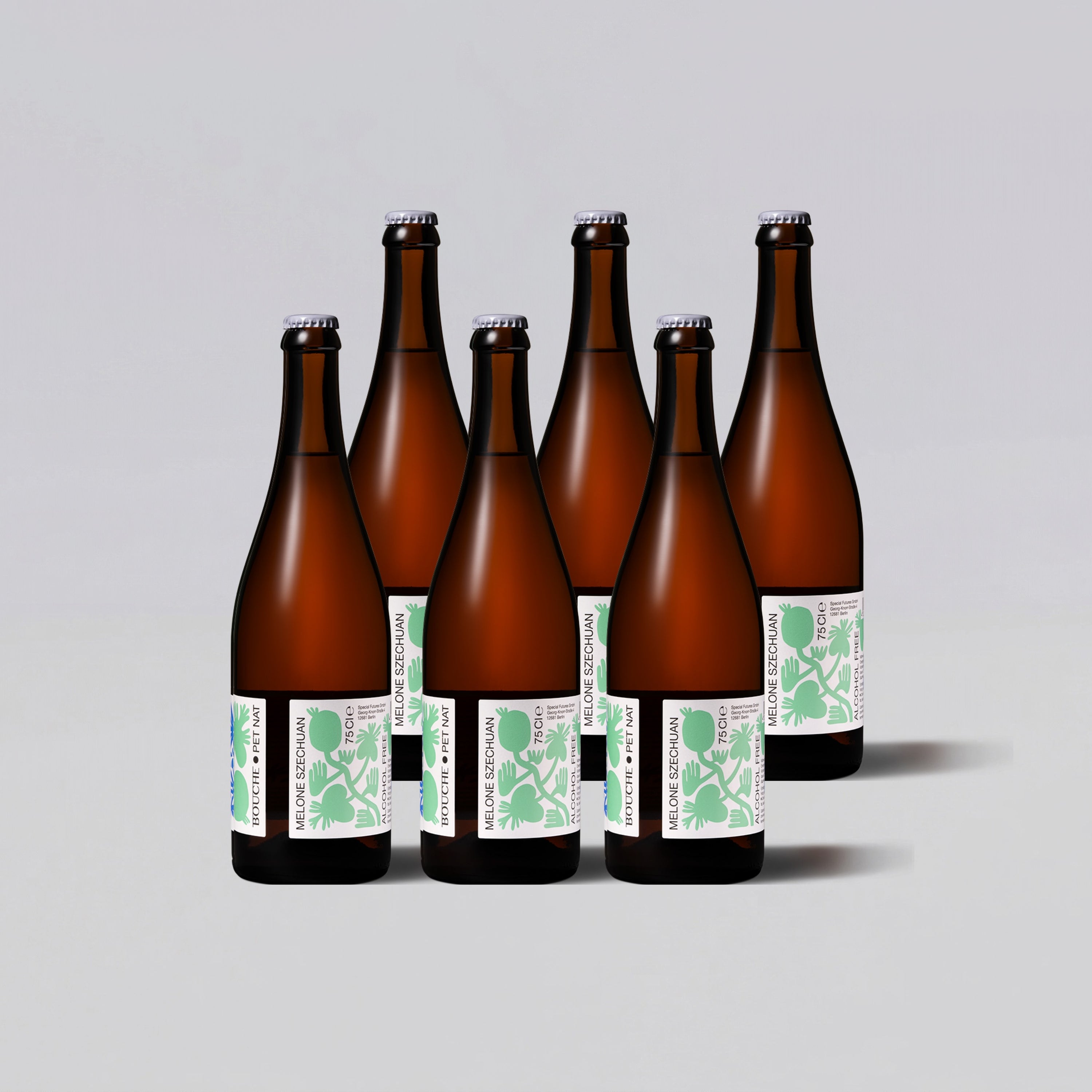 Flasche BOUCHE Melone Szechuan PET NAT 6 x 0,75l vor weißem Hintergrund